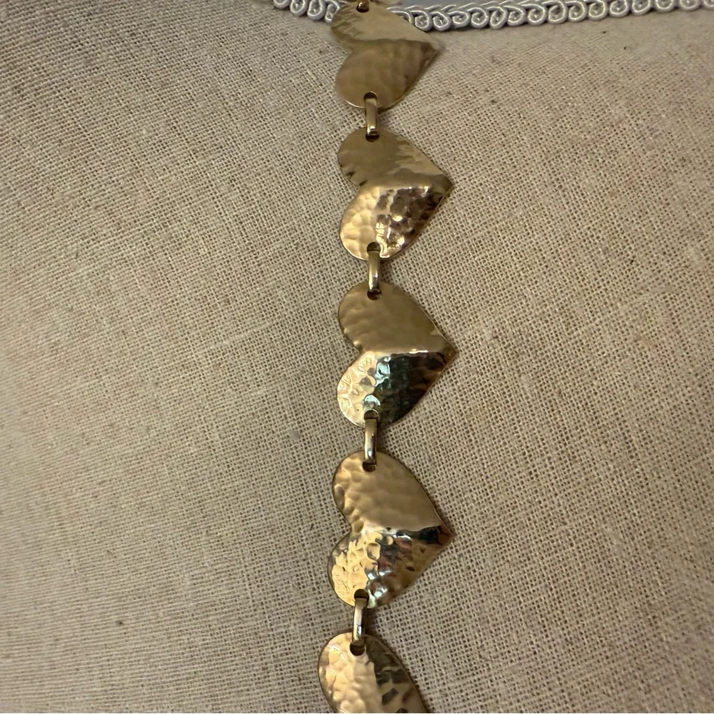 VINTAGE NECKLACE GOLD TONE HAMMERED HEART LINKS 29.5”